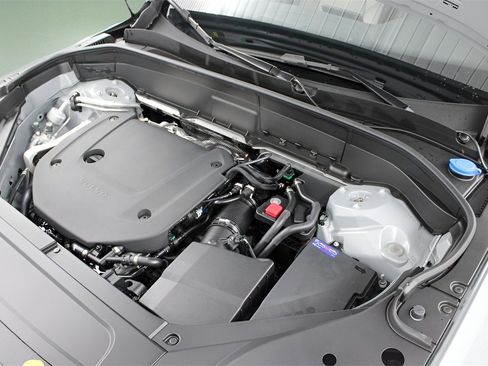 New 2026 Volvo XC90 B6 Plus w/ Protection Package Premier image 27