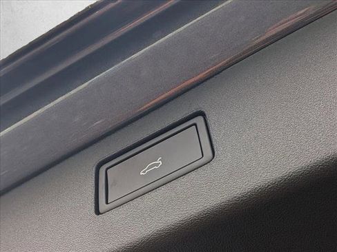 New 2026 Volkswagen Tiguan SE R-Line image 7