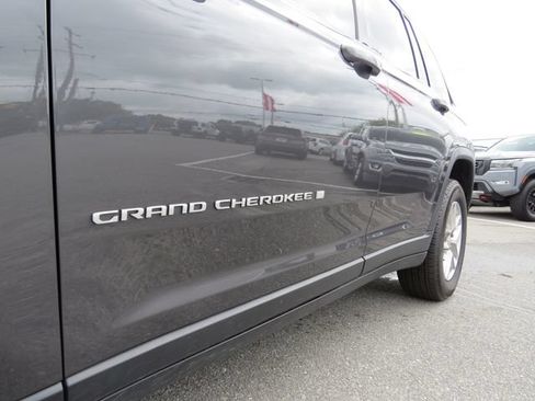 Certified 2024 Jeep Grand Cherokee Laredo X RWD image 12