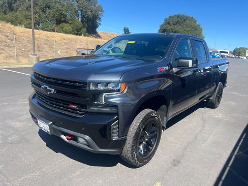 Used 2021 Chevrolet Silverado 1500 LT Trail Boss w/ Convenience Package II AWD/4WD image 4