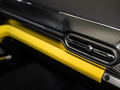 Used 2025 Aston Martin Vanquish image 18