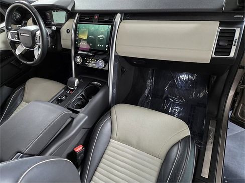 Used 2021 Land Rover Discovery S R-Dynamic image 24