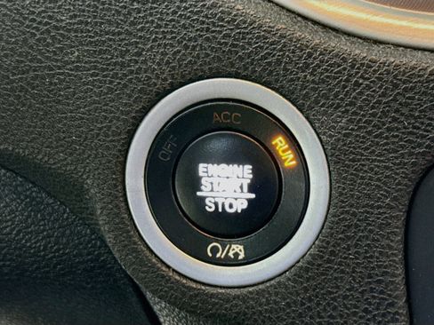 Used 2022 Dodge Charger SXT RWD image 21