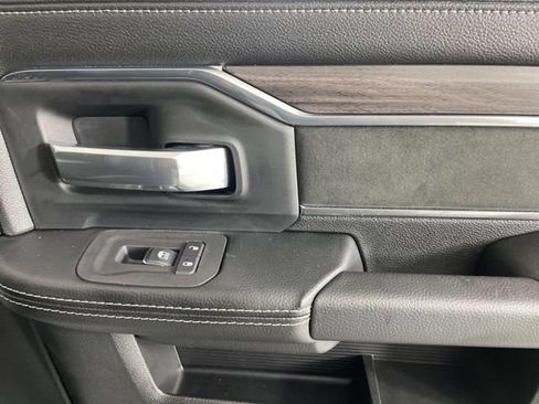 New 2026 RAM 2500 Laramie AWD/4WD image 12