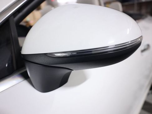 Used 2025 Mercedes-Benz CLE 450 4MATIC Cabriolet image 93