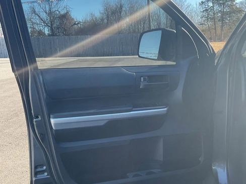 Used 2016 Toyota Tundra SR5 image 26