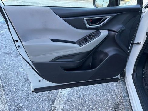 Used 2023 Subaru Forester Base image 33