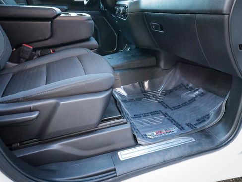 Used 2024 Chevrolet Silverado 2500 LT w/ Convenience Package image 24