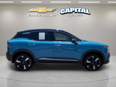 Used 2025 Nissan Kicks SR FWD image 6