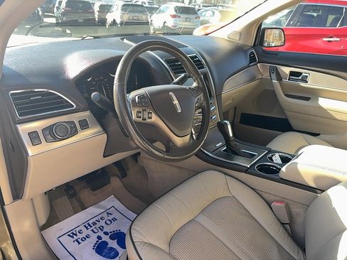 Used 2013 Lincoln MKX FWD image 25