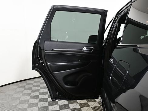 Used 2018 Jeep Grand Cherokee Altitude image 29