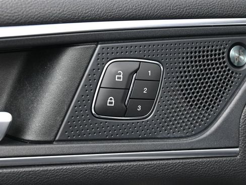 Used 2022 Ford Edge Titanium w/ Equipment Group 301A image 16