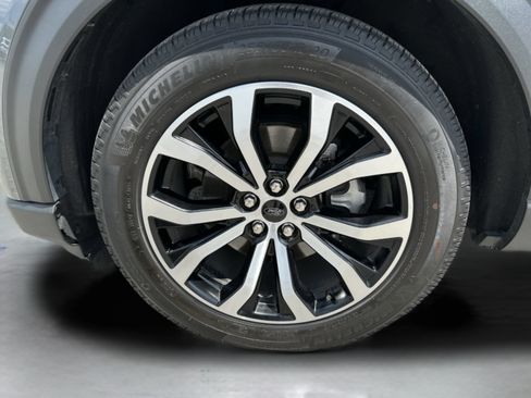 Used 2025 Ford Explorer ST-Line RWD image 29