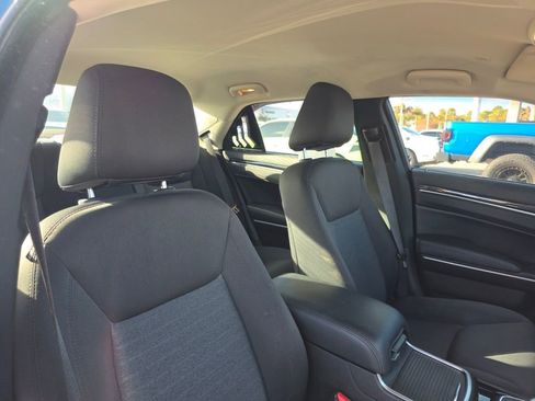 Used 2023 Chrysler 300 Touring w/ Sport Appearance Package image 11