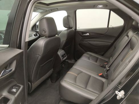 Used 2022 Chevrolet Equinox Premier AWD/4WD image 18