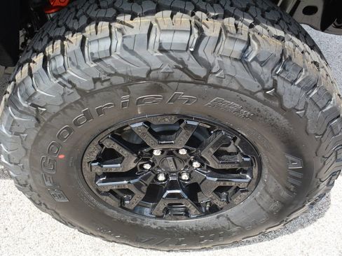 New 2026 Ford Bronco Raptor w/ Interior Carbon Fiber Pack AWD/4WD image 5