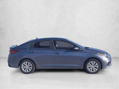 Used 2018 Hyundai Accent SE image 2