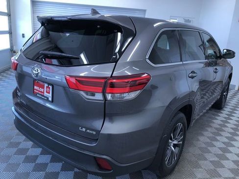 Used 2017 Toyota Highlander Plus AWD/4WD image 35