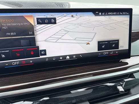 Used 2026 BMW X5 xDrive50e w/ Climate Comfort Package image 27