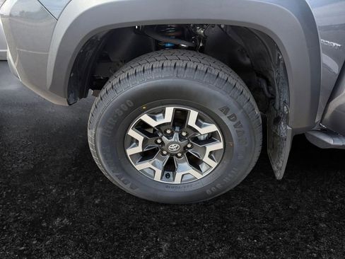 Used 2023 Toyota Tacoma TRD Off-Road AWD/4WD image 9