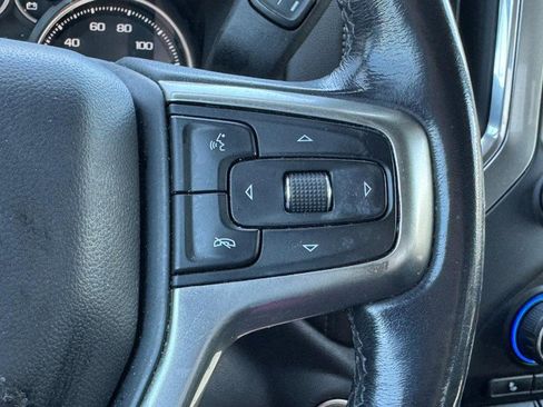 Used 2021 Chevrolet Silverado 1500 LT AWD/4WD image 17