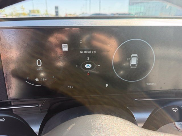 Used 2024 Hyundai Kona Limited AWD/4WD image 17