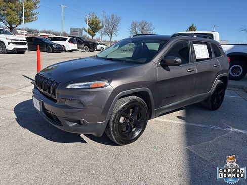 Used 2018 Jeep Cherokee Latitude w/ Altitude Package image 13