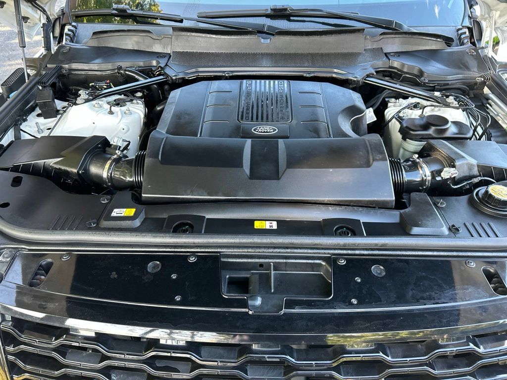 Used 2019 Land Rover Range Rover Supercharged AWD/4WD image 9