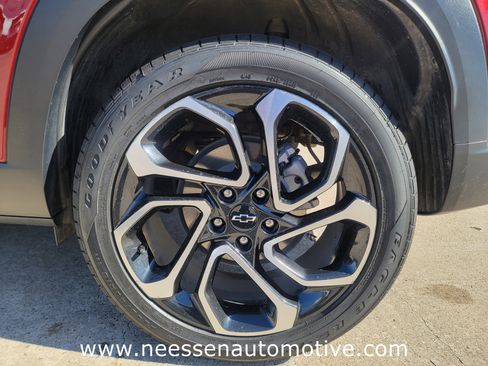 Used 2024 Chevrolet Trax RS w/ Sunroof Package image 31