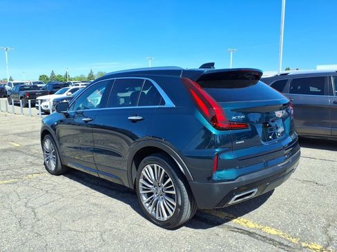 Used 2024 Cadillac XT4 Premium Luxury w/ Cold Weather Package AWD/4WD image 7