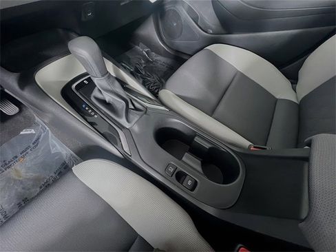 Used 2025 Toyota Corolla LE image 24