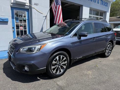 Used 2017 Subaru Outback 2.5i Limited AWD/4WD image 4
