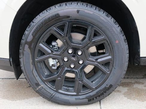 New 2025 Ford Maverick XLT w/ XLT Luxury Package image 3