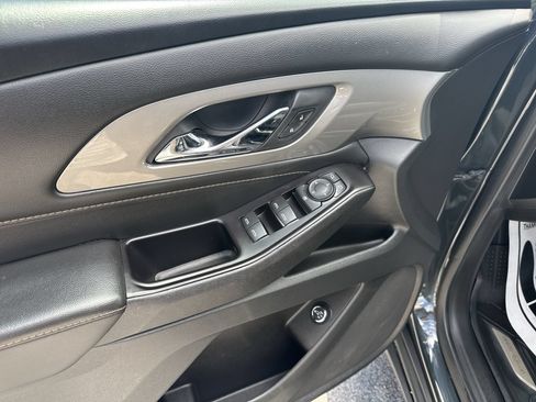 Used 2020 Chevrolet Traverse LT AWD/4WD image 23