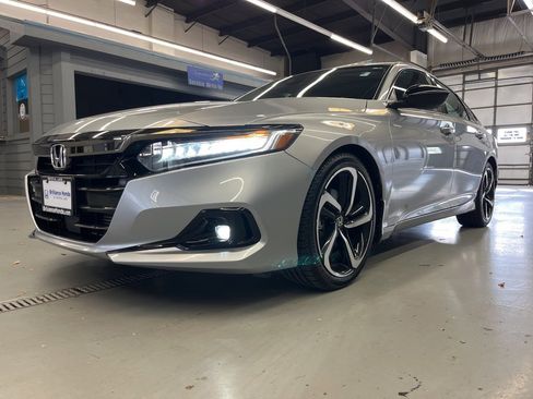 Used 2022 Honda Accord Sport Special Edition image 3