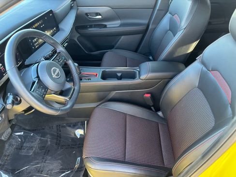 Used 2025 Nissan Kicks SR w/ SR Premium Package image 15