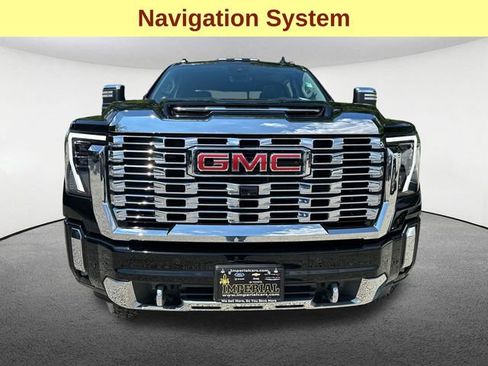 Used 2024 GMC Sierra 2500 Denali w/ Technology Package AWD/4WD image 5