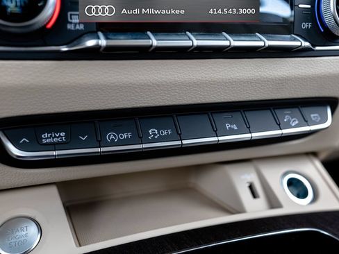 Used 2023 Audi Q5 2.0T Premium w/ Convenience Package AWD/4WD image 28