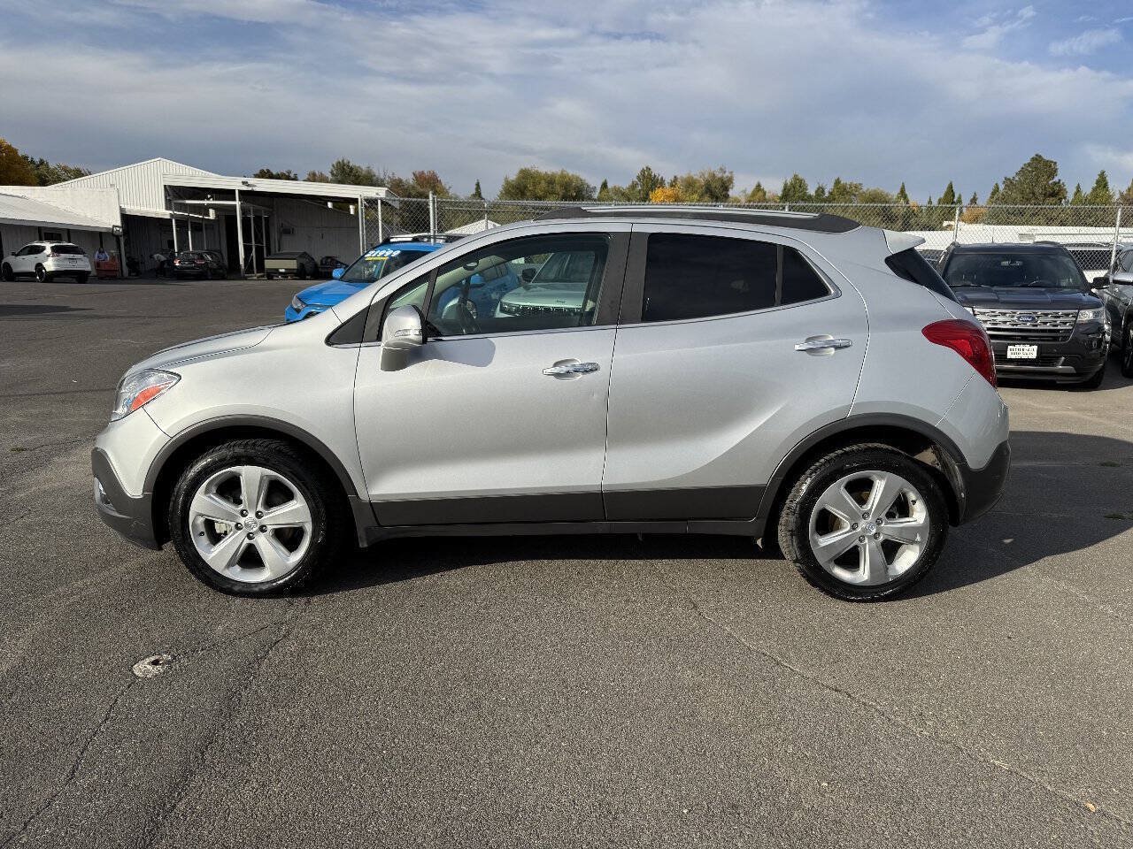 Used 2015 Buick Encore Convenience FWD image 2