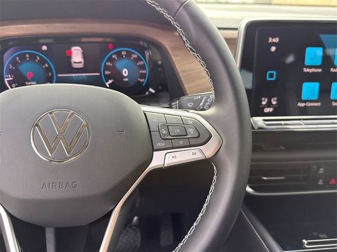 New 2026 Volkswagen Atlas SE image 14