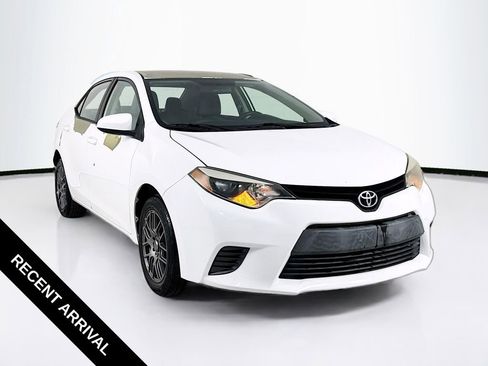 Used 2015 Toyota Corolla LE FWD image 1
