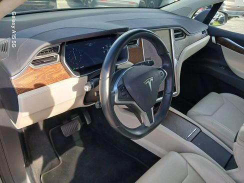 Used 2018 Tesla Model X 75D AWD/4WD image 7