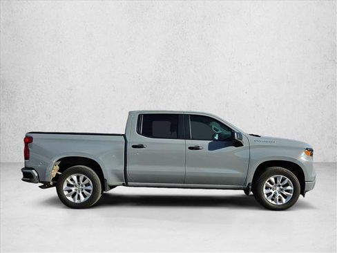 Used 2024 Chevrolet Silverado 1500 Custom image 4