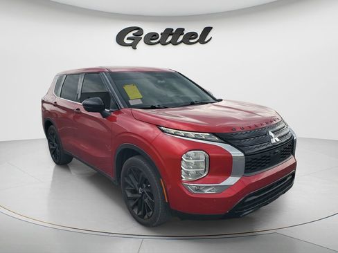 Used 2024 Mitsubishi Outlander SE Black Edition FWD image 3