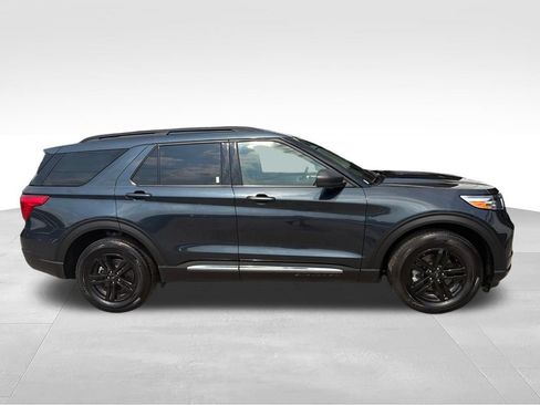 Used 2024 Ford Explorer XLT w/ Equipment Group 202A AWD/4WD image 6
