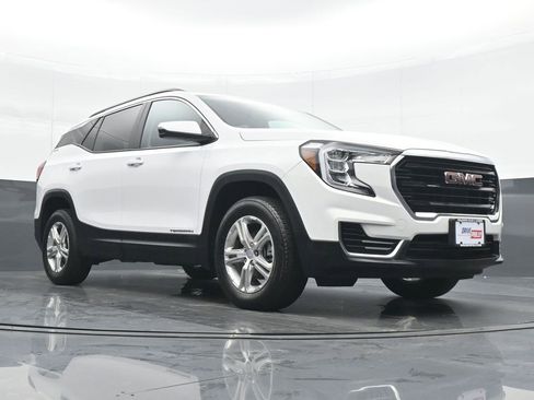 Used 2023 GMC Terrain SLE w/ Driver Convenience Package image 24