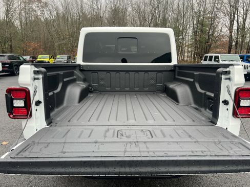 New 2026 Jeep Gladiator Sport image 14