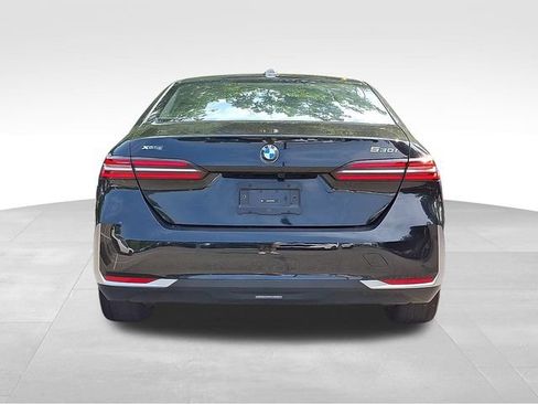 Used 2026 BMW 530i xDrive AWD/4WD image 5