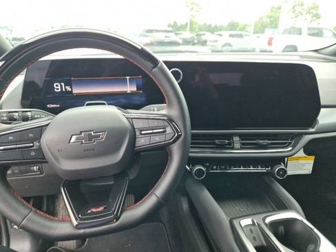 Used 2024 Chevrolet Equinox EV RS FWD image 7