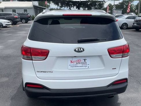 Used 2018 Kia Sorento FWD image 7